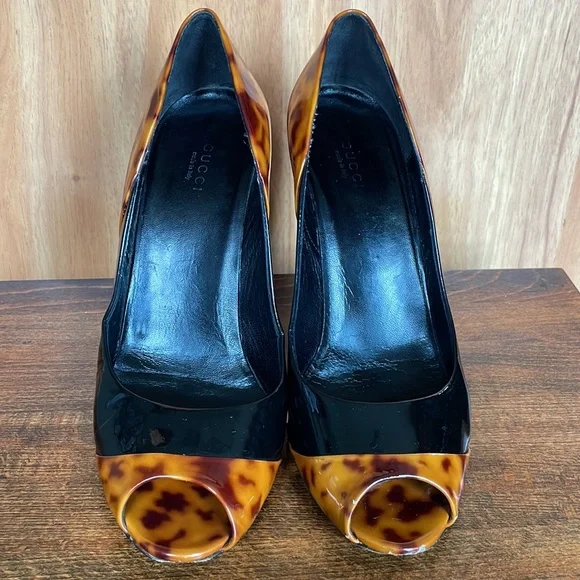 Gucci Vernice Tartaruga Peep Toe Animal Print Black Pump Heels, Size 8.5B - Picture 8 of 16